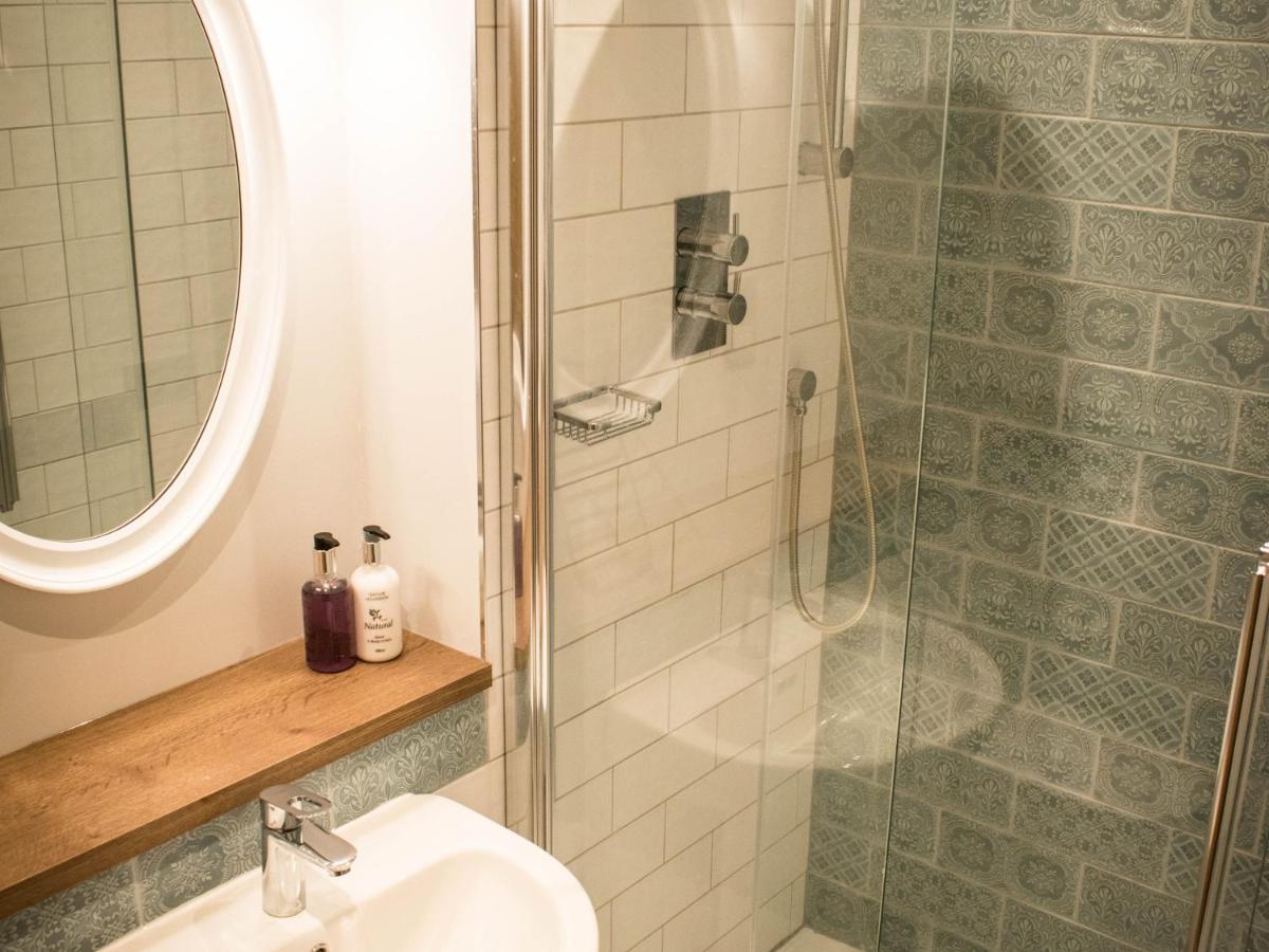 Bed and Breakfast The Walhampton Arms à Lymington Extérieur photo